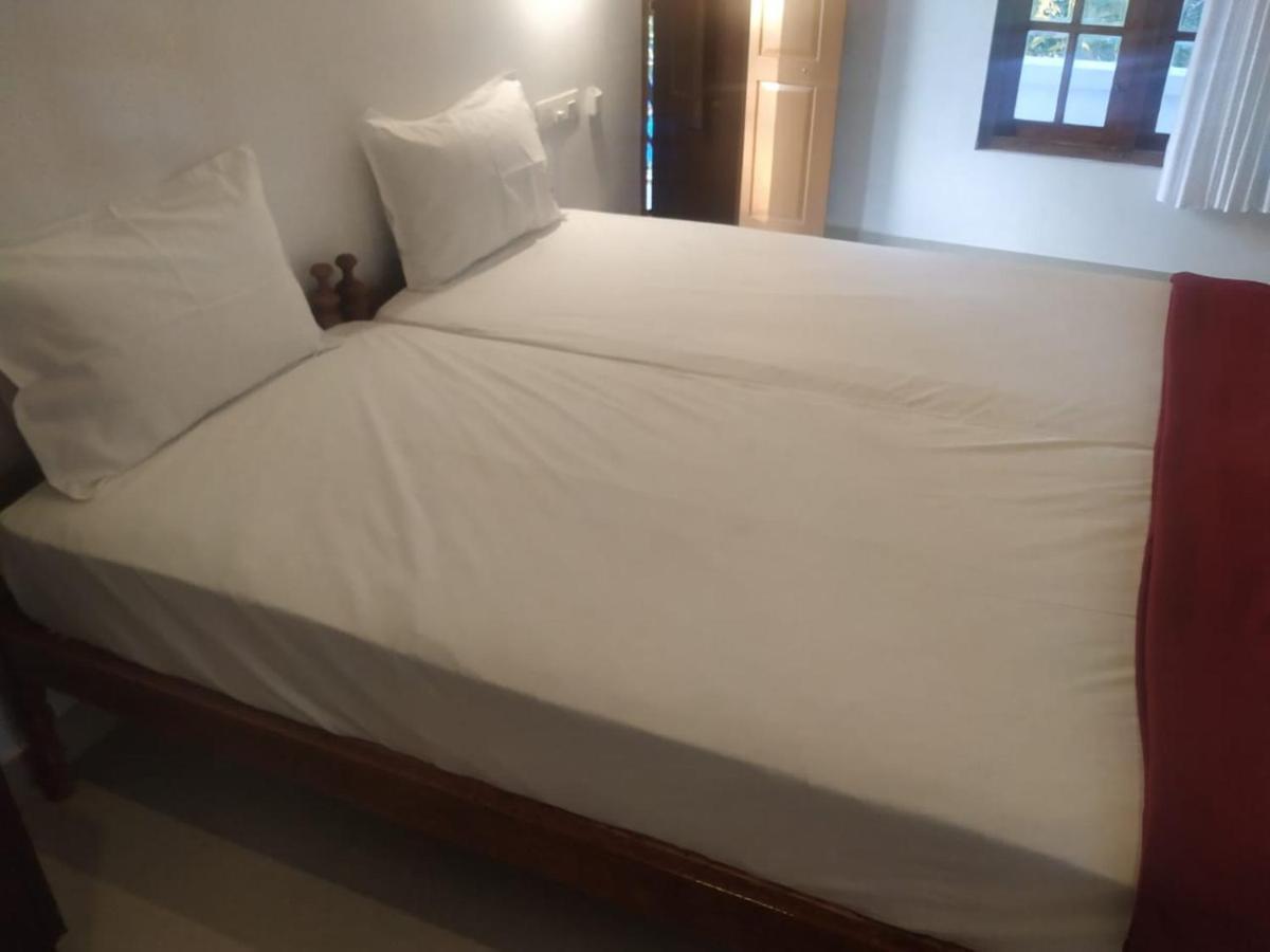 Vintage Inn Homestay 체라이 비치 외부 사진