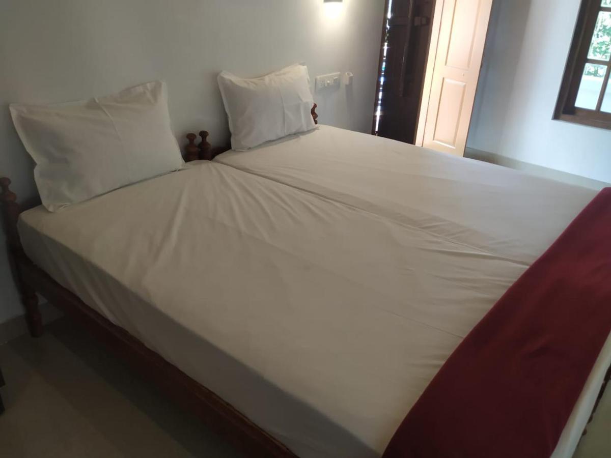 Vintage Inn Homestay 체라이 비치 외부 사진